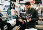 Comment fonctionne le système de maintien du film PET sur une imprimante DTF